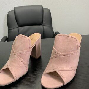 Christian Siriano Light Dusty Pink Suede Heel Size 6